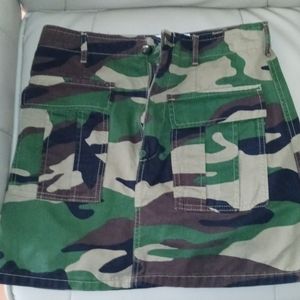 Zara Cargo mini skirt